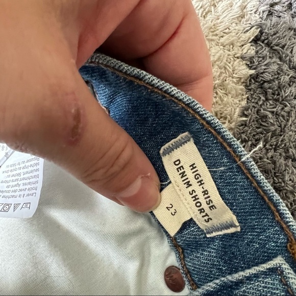 Madewell High-Rise Denim Shorts in Jordie Wash - Picture 10 of 12